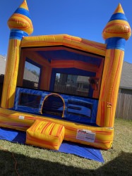 IMG 2918 1748011311 Yellow & blue bounce house castle
